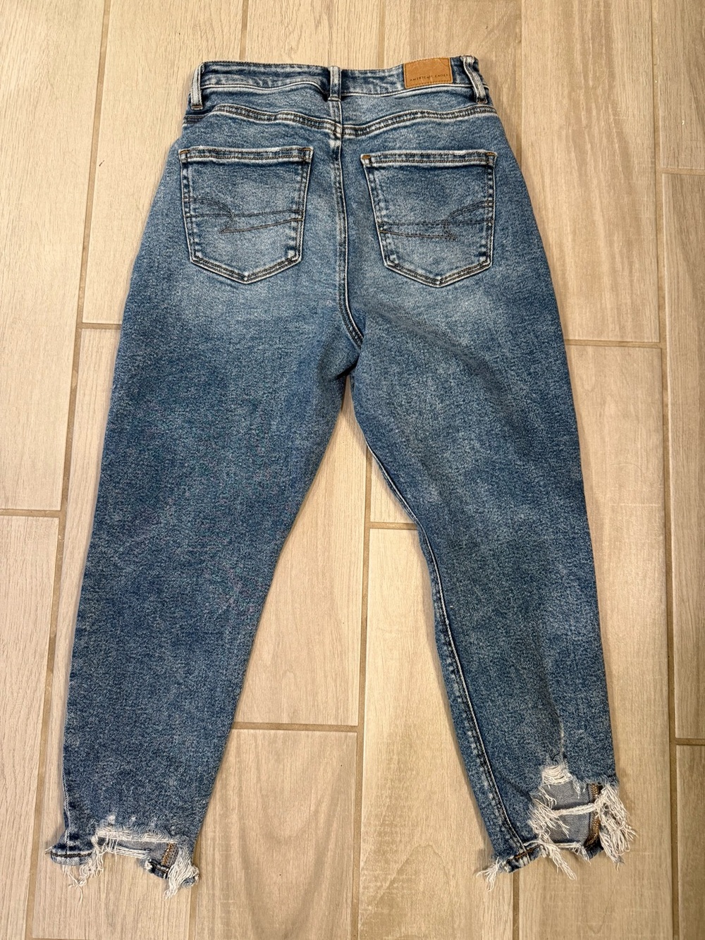 American Eagle Outfitters High-Rise Straight Crop Jeans in Light Blue - Picture 6 of 6